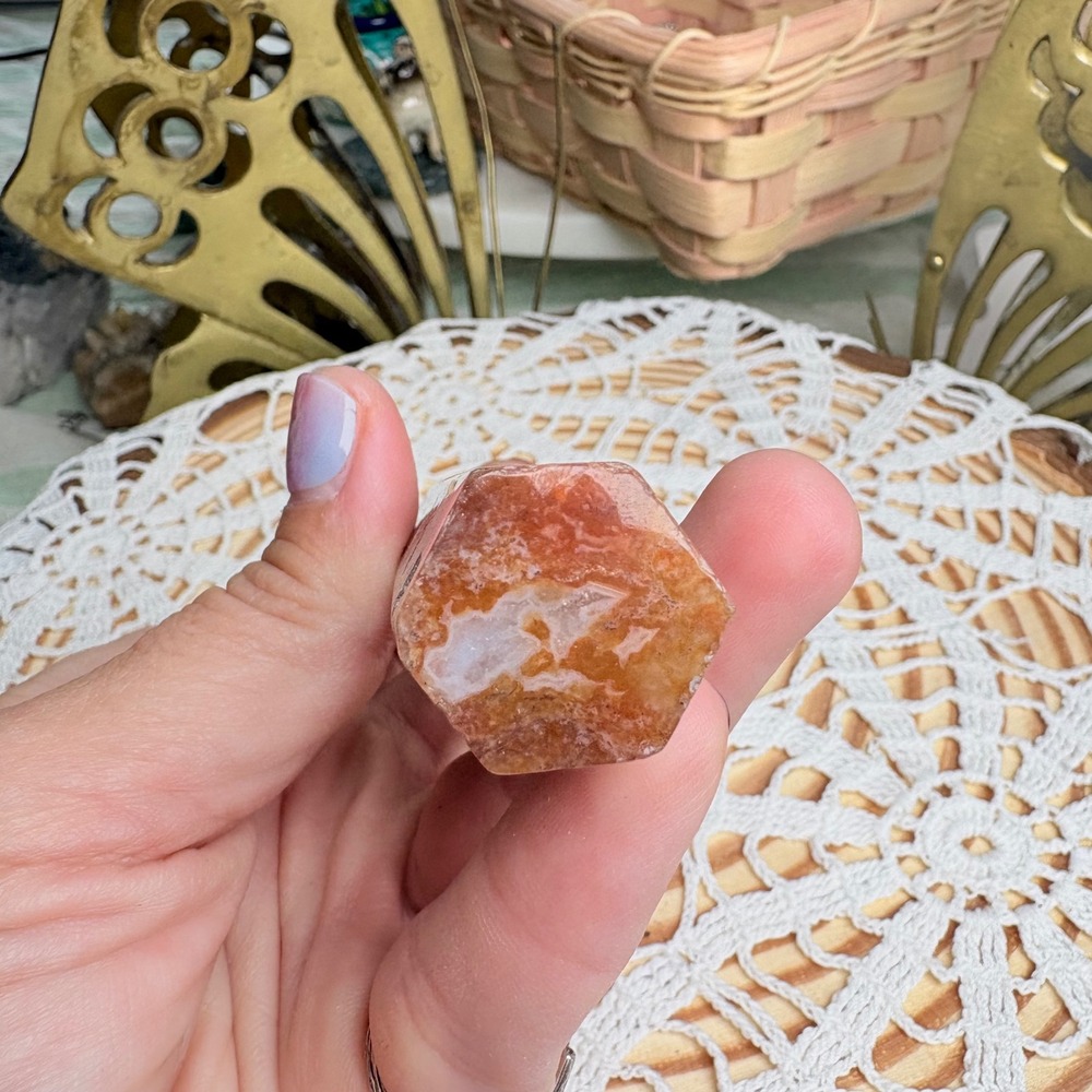 Orange Moss Agate Crystal Tower Point Witchy Boho Natural Stone 69.3g - Picture 6 of 9